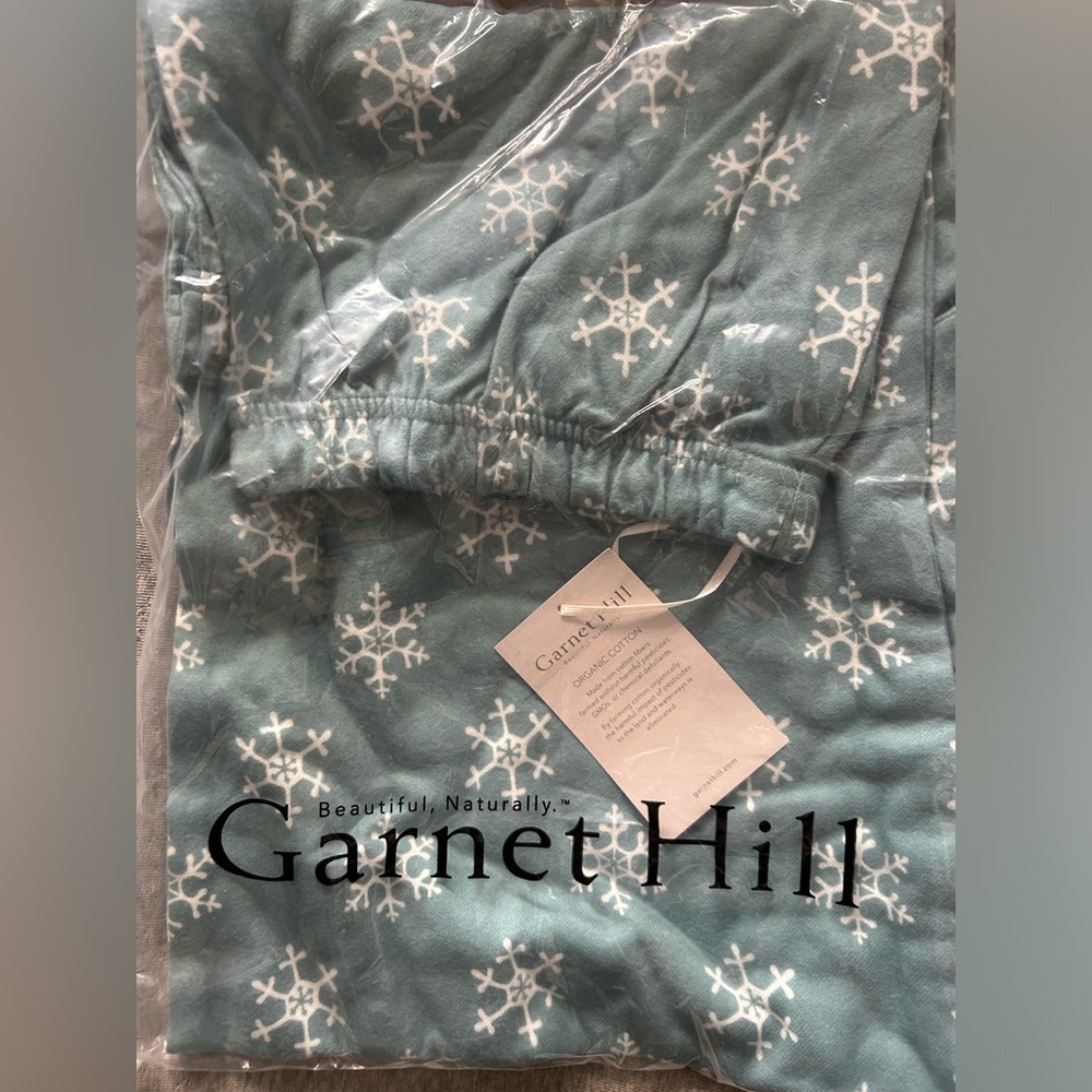 Brand new still in package. Garnet Hill size L women’s flannel pajama pants.